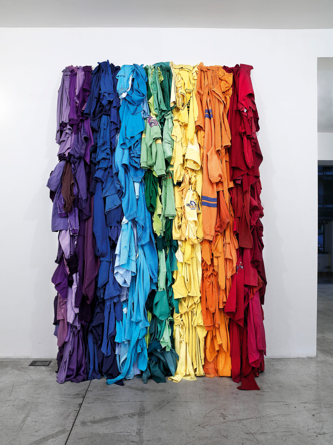 Michelangelo PistolettoGli-stracci-della-pace, 2007